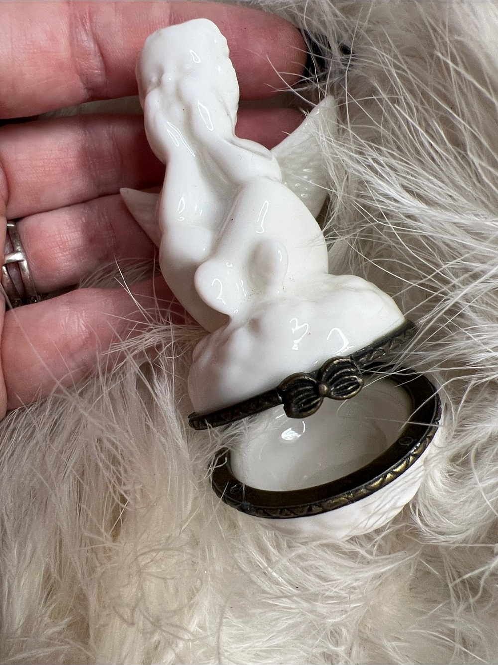 Vintage White Porcelain Angel Cherub Trinket Box Jewelry Ring Box Holder NEW y2k